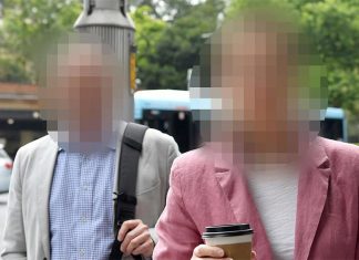 NSW 법정에서 재생된 양부모의 녹음에서 들리는 사라진 아이의 통곡 The former foster parents of William Tyrrell, who cannot be identified. (AAP)