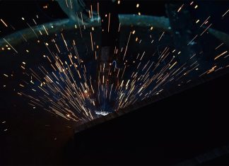 호주 48년 용접공 폐암 사망 mojtaba-mohammadi_Unsplash