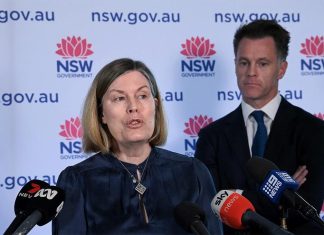 NSW 자원 조력사 11월 28일부터 시행 Dr Kerry Chant, the NSW chief health officer, says 250 clinicians were starting the process to be official voluntary assisted dying practitioners in NSW.CREDITKATE GERAGHTY