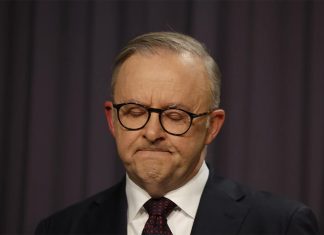 The Voice 국민투표 61% ‘NO’ Prime Minister Anthony Albanese said the referendum result must be met with grace and humility. CREDITALEX ELLINGHAUSEN