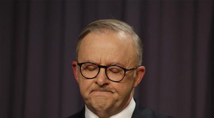 The Voice 국민투표 61% ‘NO’ Prime Minister Anthony Albanese said the referendum result must be met with grace and humility. CREDITALEX ELLINGHAUSEN