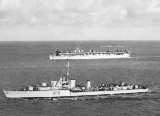 해군 참전 용사들, 석면으로 인한 폐암 위험이 높다는 연구 결과 HMAS Bataan in company with USS Bataan off the Korean coast in 1951. (Royal Australian Navy)