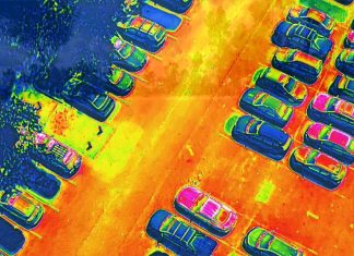 시드니, 올여름 교외의 더위를 식히는 방법 In summer, surface temperatures in large dark spaces like car parks can reach 75C, heating up the whole neighbourhood. (9News)
