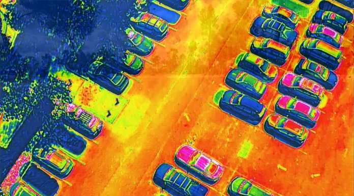 시드니, 올여름 교외의 더위를 식히는 방법 In summer, surface temperatures in large dark spaces like car parks can reach 75C, heating up the whole neighbourhood. (9News)