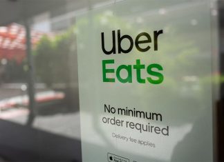 우버이츠, 식료품에 대한 미니멈 요금 도입 Popular deliver app Uber Eats has announced it will start charging for its grocery delivery services. (Nine)