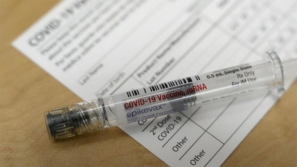 The Australian government has approved two new COVID-19 vaccines. (Melissa PhillipHouston Chronicle via AP)