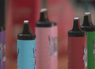 2024년부터 호주 일회용 전자담배 수입 불법화 The importation of disposable vapes will be illegal from January 1, 2024, as the first stage of the federal vaping reforms comes into effect. (9News)