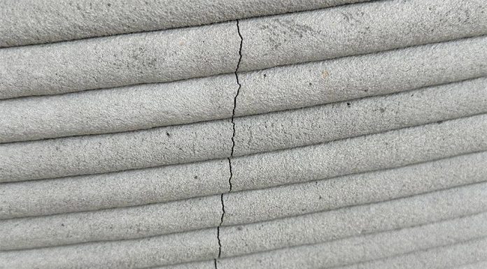 NSW 더보, 30만 달러짜리 3D 프린팅 화장실 블록 균열 A ground-breaking toilet block built entirely with a 3D printer is beginning to crack, according to locals in Dubbo. (2GBSupplied)