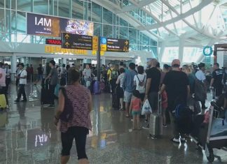 호주-발리 여행 시, 2024년 1월, 50달러 절약가능 Bali is to stop charging Aussie tourists a $50 visa fee. (Nine)