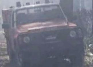 NSW 파 사우스 코스트의 잠긴 창고에서 소방차 도난당해 Police have released images of the stolen fire truck. (NSW Police)