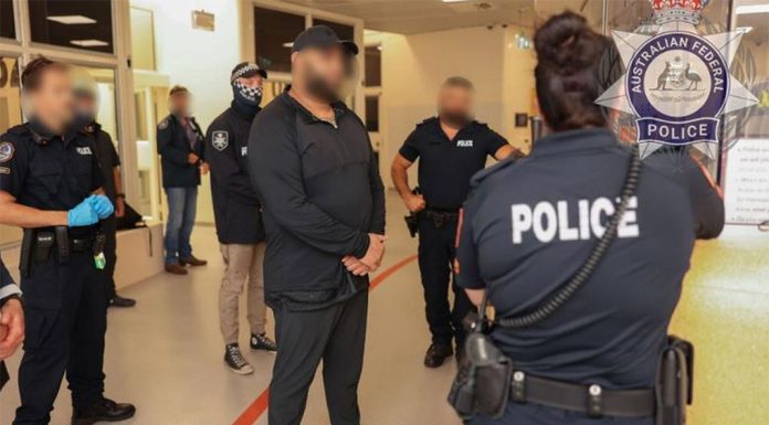 NSW ‘지명 수배 범죄자‘ 터키 추방 후 시드니 상륙 The 28-year-old man was deported by Turkish authorities. (AFP)