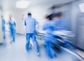 호주 생활비 압박에도 개인 의료 보험 가입 증가 The doctors paint a stark picture of how hospitals are struggling amid extra demand. Photograph vmGetty Images