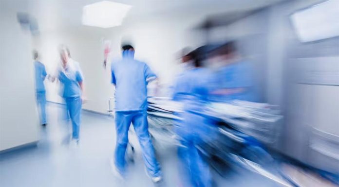 호주 생활비 압박에도 개인 의료 보험 가입 증가 The doctors paint a stark picture of how hospitals are struggling amid extra demand. Photograph vmGetty Images