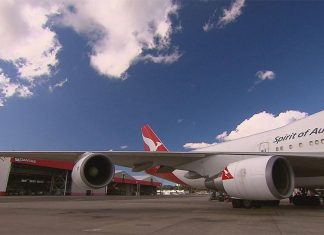 경쟁이 치솟으면서 국제 항공료 폭락 Flight costs are finally on a downward trajectory after stiff prices off the back of the COVID-19 pandemic. (9News)