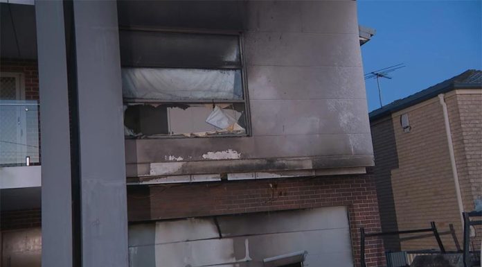 시드니 자택, 일주일 만에 두 번째 화재 테러 Police are investigating a house fire in Sydney's west. (Nine)