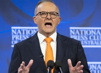 호주 야당, 정부의 3단계 감세 정책 지지 여부 고려 중 Prime Minister Anthony Albanese has defended his changes to the stage 3 tax cuts. (The Sydney Morning Herald)