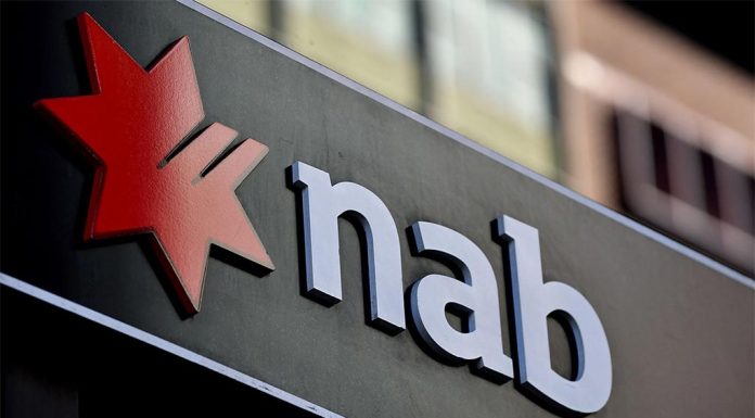 호주 소비자, 스트레스 증가, 생활비 하락 The NAB consumer sentiment survey revealed stress continues to climb over the household budget. (AAP)