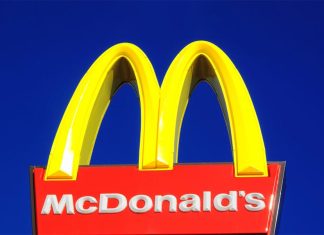 멜번 맥도날드 매장, 보안 문제로 현금 사용 자제 요구 The request for cashless payments is being made at McDonald's restaurants in Melbourne's east and south. (Getty)