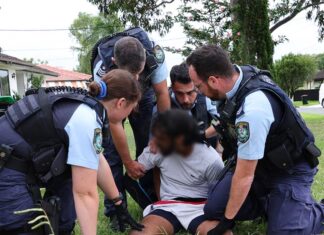 NSW, 4일동안 600여명의 가정폭력범 기소 Police have made almost 600 arrests across New South Wales as part of a special task force aimed at targeting the state's most high-risk domestic violence offenders. (New South Wales Police)
