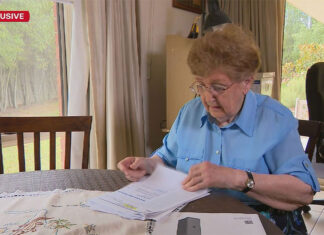 멜번 연금 수령자 NBN 설치 실패 후, 6,000달러 청구서 직면 Victorian pensioner Joan was disconnected from her internet and landline for weeks. (9News)