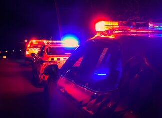 NSW 남성, 차로 곡예를 하다가 2명을 치어 숨지게 해 A 22-year-old man has been charged after allegedly hitting two people with his car after losing control while doing burnouts