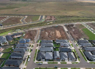 시드니 ‘부익부 빈익빈’ 가속화 동부지역 최고 부촌 행진 Australia has relatively low levels of institutional investment in housing, according to budget papers. Jason South