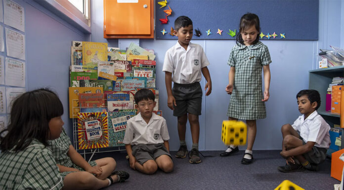 시드니 대형 학교 급증 북, 서부 지역 인구 쏠림 Carlingford West's students make strong progress in numeracy.CREDITLOUISE KENNERLEY