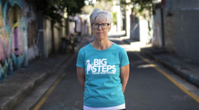 호주, 국제 여성의 날(IWD)에 성별 임금 격차 시위 촉구중 Helen Gibbons, early education director at the United Workers Union is advocating for a 25 per cent pay rise for early childcare educators.