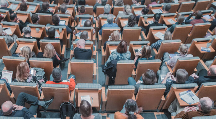 호주 대학, 임시비자 소유자 학생비자 전환 거부 Mikael Kristenson_unsplash_mikael_k