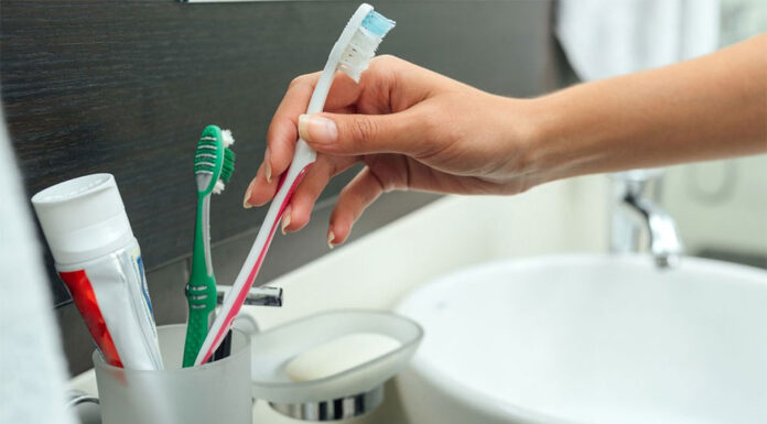 호주 수백 개의 수입 품목에 대한 관세 인하 'Nuisance tariffs' on items such as toothbrushes, tampons and tools will be removed later this year. (Getty ImagesiStockphoto)