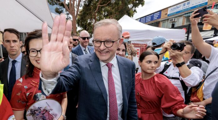 멜번 던클리 연방 보궐선거 노동당 이기고도 찜 찜 Prime Minister Anthony Albanese attends the Golden Age Lunar New Year Festival in Box Hill. Picture NCA NewsWire David Geraghty