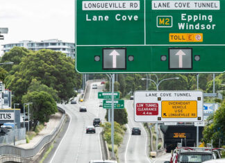 시드니 하버 브리지와 터널 : ‘제대로 작동하지 않는’ 통행료 시스템 개선 The NSW road toll system is unfair and inconsistent, a review has found. (Louie Douvis)