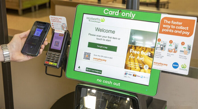 호주, 멤버쉽 보상이 소비자에게 더 큰 영향을 미친다는 설문조사 결과 발표 The digital wallet will automatically deduct the funds from the user's nominated card, as well as collect Everyday Rewards points and digital receipts. (Dallas KilponenWoolworths)