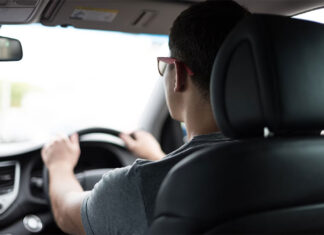 초보운전 교통사고 줄이는 방법은? art markiv_unsplash