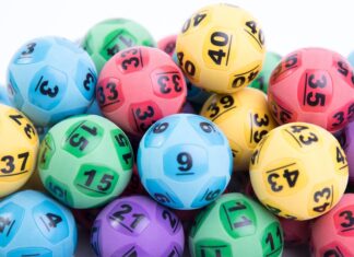 수십 년 동안 복권을 사온 멜번 남성 마침내 수백만 달러에 당첨되다 The Melbourne man said he had been playing the lotter since he was 18. (Lotto)