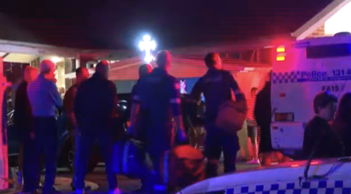 시드니 웨이클리 교회 폭동관련 12명의 남성 공개 수배 Police have released images of 12 men they wish to speak to concerning the Wakeley church riot last week. (Nine)