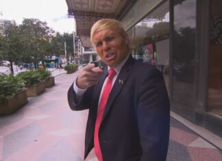‘호주 도널드 트럼프’, 시드니 법원 출두 후 언론과 인터뷰 The Australian Donald Trump wished his namesake in the United States success in his own court battles. (Nine)