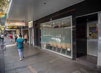 시드니 감독하에 운영되는 센터에서 약물 검사 프로그램 시작 Exterior of the Medically Supervised Injecting Centre (MSIC) in Kings Cross. (The Age Wolter Peeters)