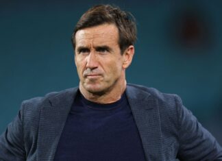 시드니 남성, 럭비 리그의 전설 앤드류 존스를 스토킹 해 Andrew Johns, the 49-year-old rugby league immortal, was allegedly stalked by a man around his neighbourhood of Bronte. (Photo by Matt King Getty Images)