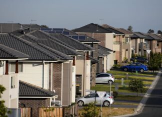 호주, 밀레니얼 세대가 부동산 투자 가장 활발해 New research shows younger Australians are becoming the most active property investors. (AAP)