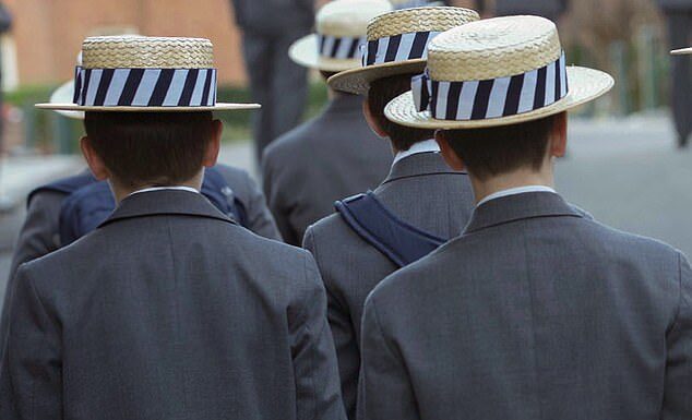 NSW 부촌 동부 공립학교가 더 받는 공교육 펀딩 Students at an elite private school are reportedly planning to celebrate the end of school by spitting on homeless men and defecating on public transport