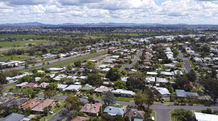 호주 전역의 임대료, 사상 최고치 기록 The national median weekly rent is now $627, following a 0.8 per cent rise in April. (Sam Mooy)