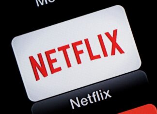 넷플릭스, 호주 구독자 대상으로 조용히 가격 인상 Netflix is increasing its prices for Australian subscribers. (AP PhotoDan Goodman)