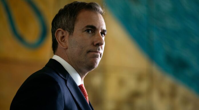 연방 예산으로부터 기대할 수 있는 것 (Updated) Treasurer Jim Chalmers is close to unveiling this year's federal budget. (Alex EllinghausenSMH)