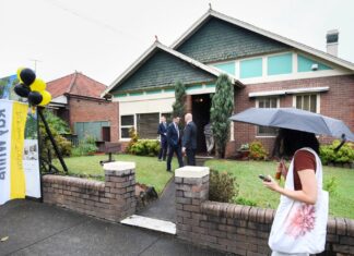 호주 4월 지출 부진 속 주택 소유자와 임대인 간의 분열 The index compared the spending of renters, mortgage holders and outright homeowners. (Peter Rae)