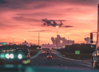 빅토리아주 75세이상 면허유지 의무 건강검진 제외 jules pt_unsplash