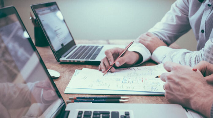 HSC 시험 최고득점자 49명 수학선택 scott graham_unsplash