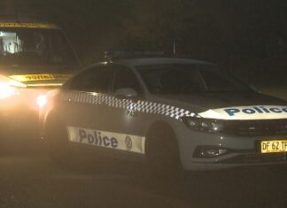 시드니 남성, 우버 기사에게 악의적인 공격을 가해 체포 A rideshare driver was attacked and his car stolen in Winston Hills, Sydney. (9News)