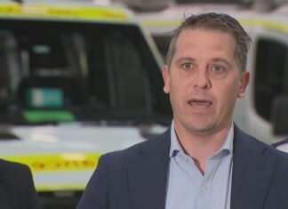 NSW 응급실의 긴박한 상황 완화를 위해 1,510만 달러 할당 예정 Minister for Health Ryan Park announced today the funding would be used to upgrade the ambulance patient allocation matrix system. (9News)