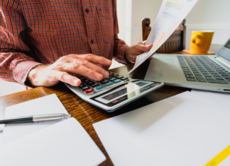 호주, 경제적 어려움에도 기관에 도움을 요청하지 않아 Millions of Australians are struggling financially, but refuse to look for help. (GettyiStock)